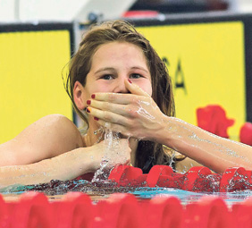 Sonnele Öztürk in ihrem Element: Die Schülerin gewann am 11. Juli in Posen bei der Junioren-Europameisterschaft überraschend Gold im Rückenschwimmen über 200 Meter.