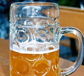 Brauen, nicht Trinken: Das können Jugendliche im Malzkabinett lernen. Foto: piu700 / pixelio.de