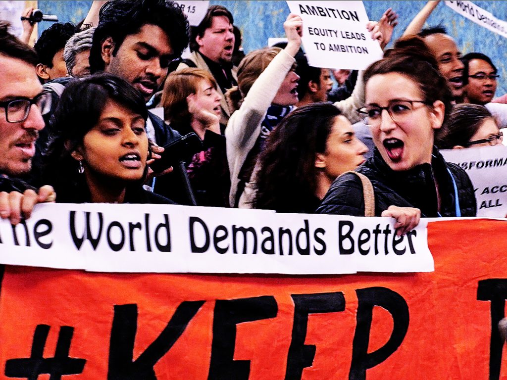 Demonstranten in Paris wollen gegen den Klimawandel kämpfen.