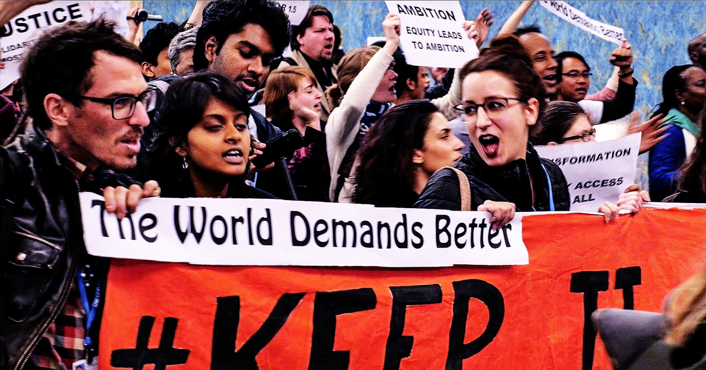 Demonstranten in Paris wollen gegen den Klimawandel kämpfen.