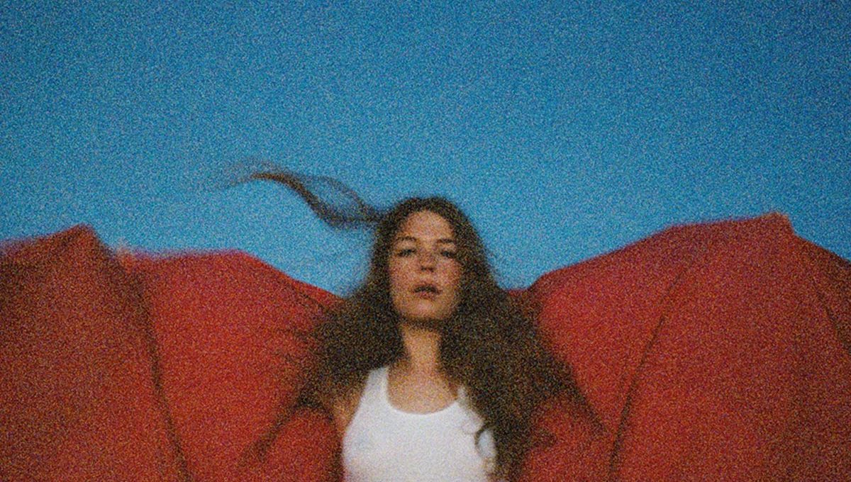 Maggie Rogers - "Heard It In A Past Life"
